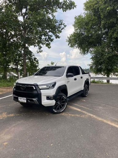 2022 TOYOTA Hilux