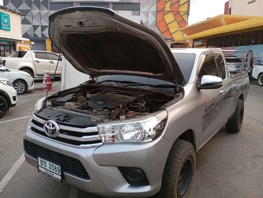 2017 TOYOTA Hilux, 
