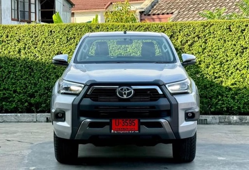 2025 TOYOTA Hilux