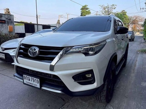2020 TOYOTA Fortuner