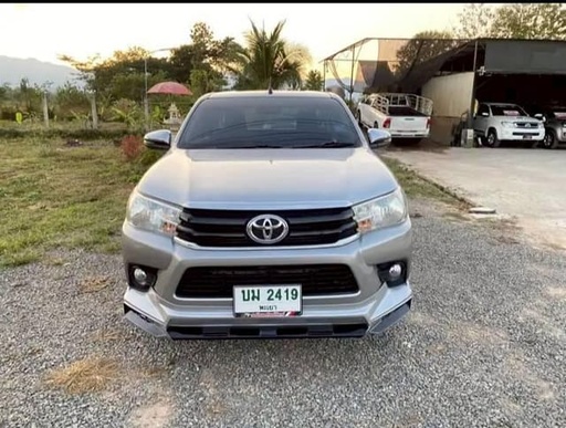 2017 TOYOTA Hilux