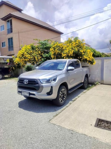 2021 TOYOTA Hilux