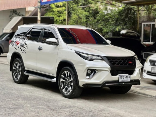 2018 TOYOTA Fortuner