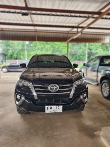 2017 TOYOTA Fortuner