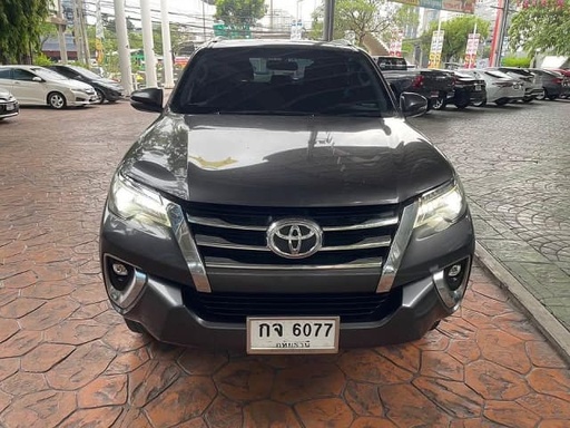 2018 TOYOTA Fortuner