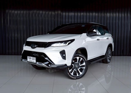 2020 TOYOTA Fortuner