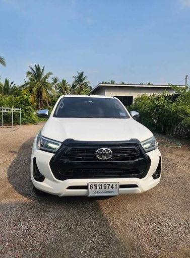 2020 TOYOTA Hilux