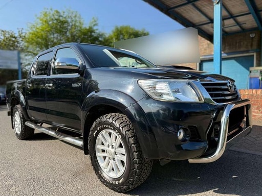 2016 TOYOTA Hilux