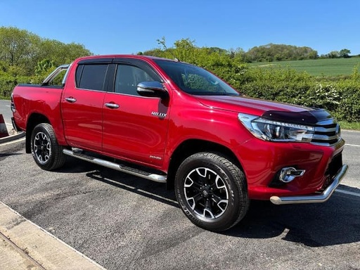 2017 TOYOTA Hilux