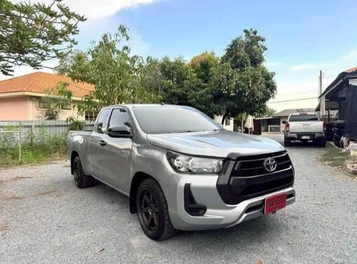 2023 TOYOTA Hilux