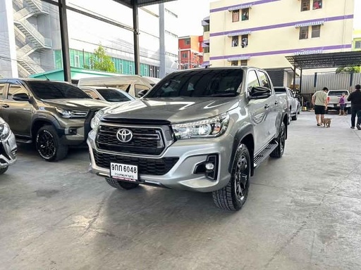 2019 TOYOTA Hilux