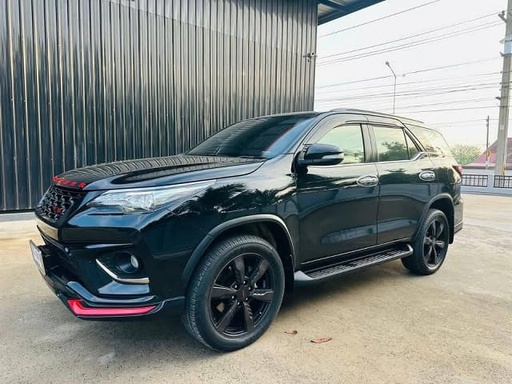 2017 TOYOTA Fortuner