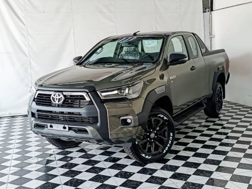 2025 TOYOTA Hilux