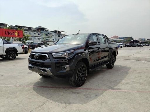 2025 TOYOTA Hilux