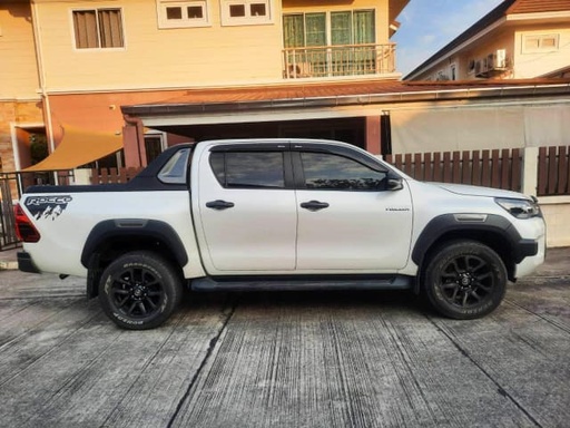 2020 TOYOTA Hilux