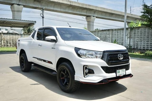 2017 TOYOTA Hilux