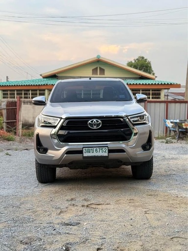 2021 TOYOTA Hilux