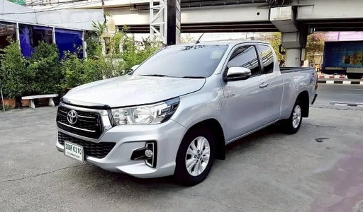 2019 TOYOTA Hilux