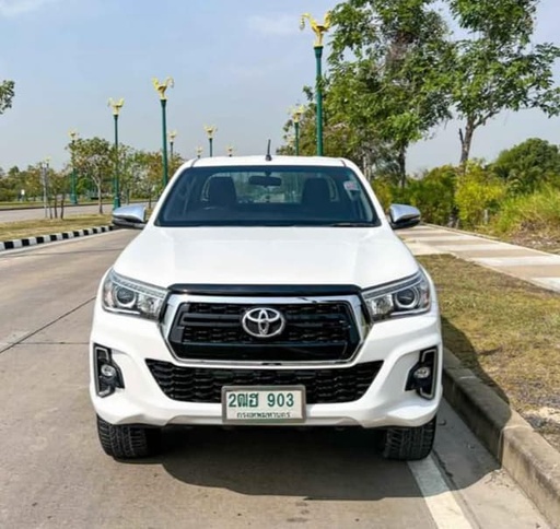 2019 TOYOTA Hilux