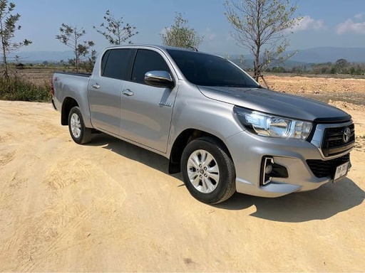 2019 TOYOTA Hilux