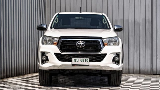 2019 TOYOTA Hilux
