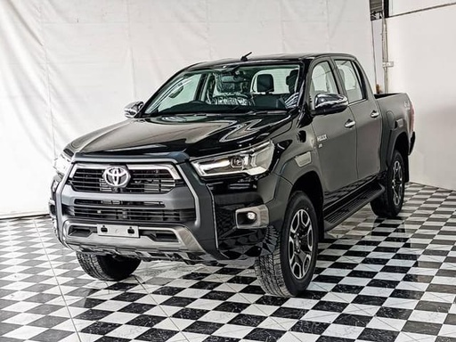 2025 TOYOTA Hilux