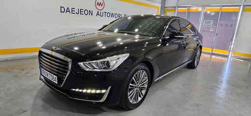 2017 Genesis EQ900