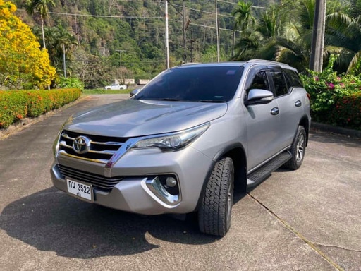 2017 TOYOTA Fortuner