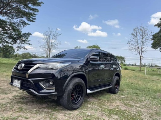2019 TOYOTA Fortuner