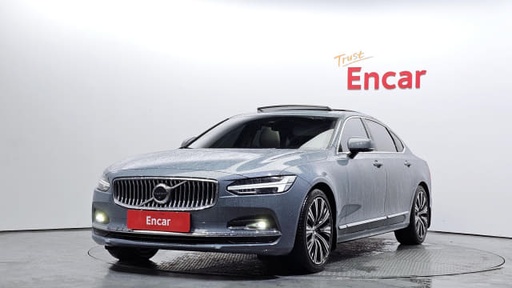 2022 VOLVO S90