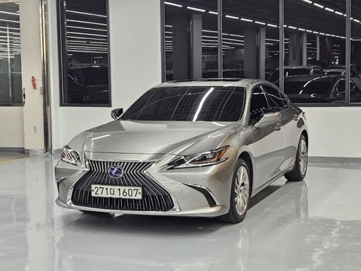 2020 LEXUS ES