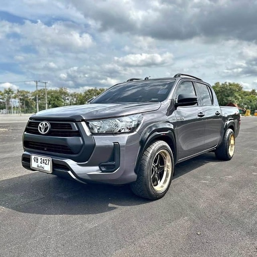 2020 TOYOTA Hilux