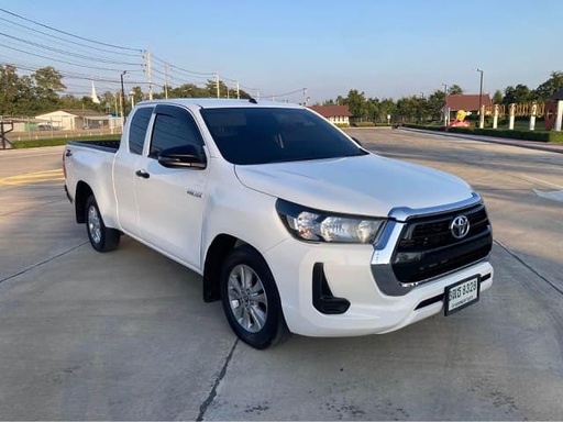 2021 TOYOTA Hilux