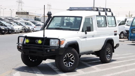 2017 TOYOTA Land Cruiser