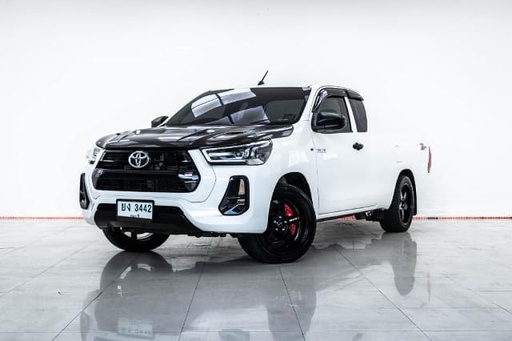 2021 TOYOTA Hilux
