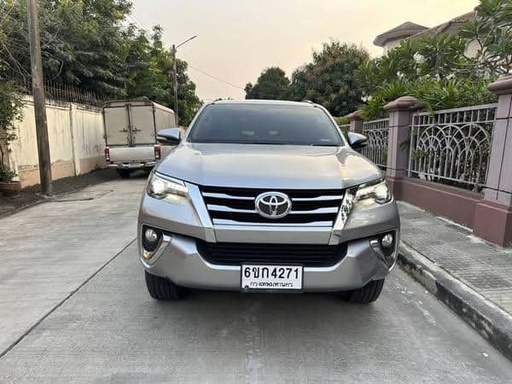 2017 TOYOTA Fortuner