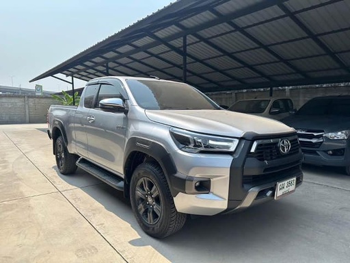 2024 TOYOTA Hilux