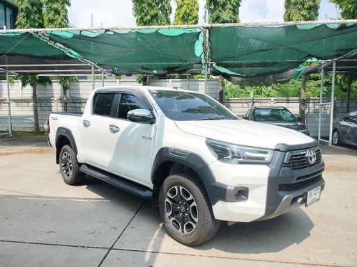 2022 TOYOTA Hilux