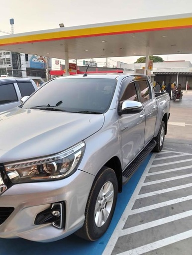 2019 TOYOTA Hilux