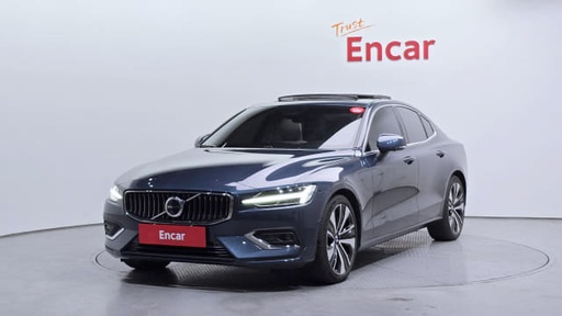 2023 VOLVO S60