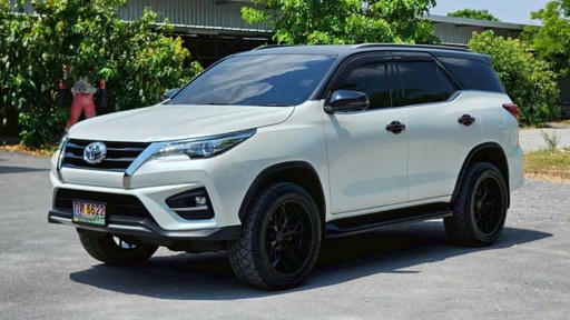 2019 TOYOTA Fortuner