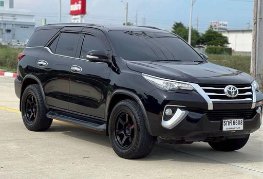 2017 TOYOTA Fortuner