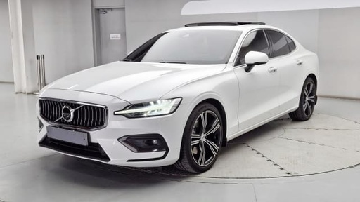 2022 VOLVO S60