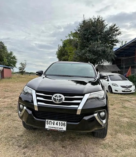2017 TOYOTA Fortuner