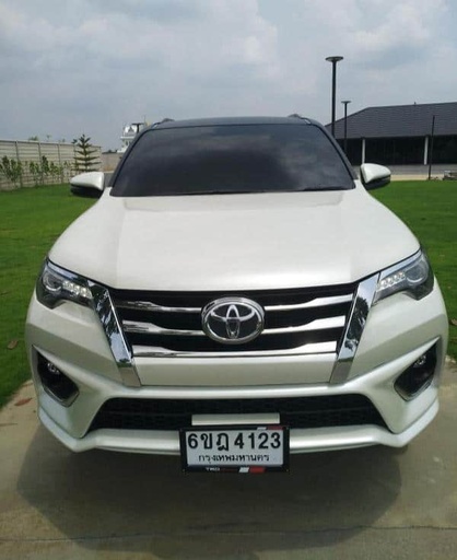 2017 TOYOTA Fortuner