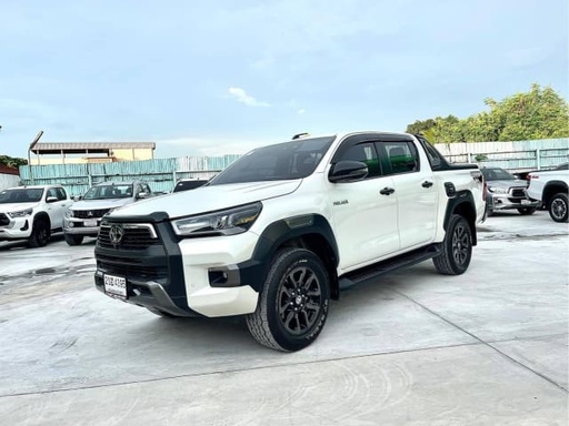 2022 TOYOTA Hilux, 