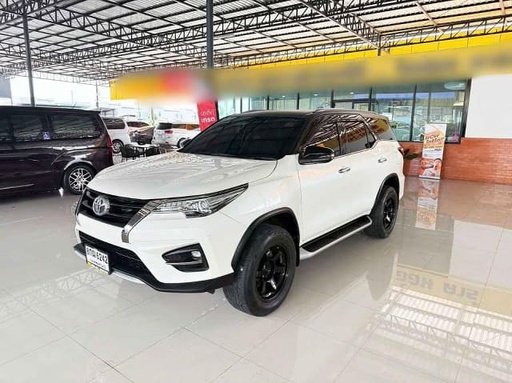 2019 TOYOTA Fortuner
