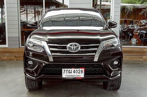 2018 TOYOTA Fortuner