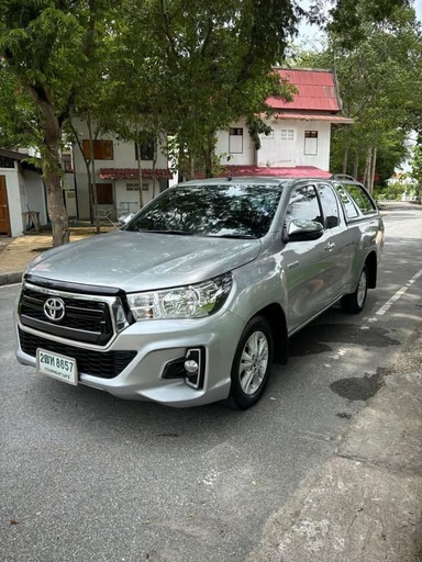 2020 TOYOTA Hilux