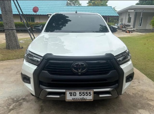 2023 TOYOTA Hilux